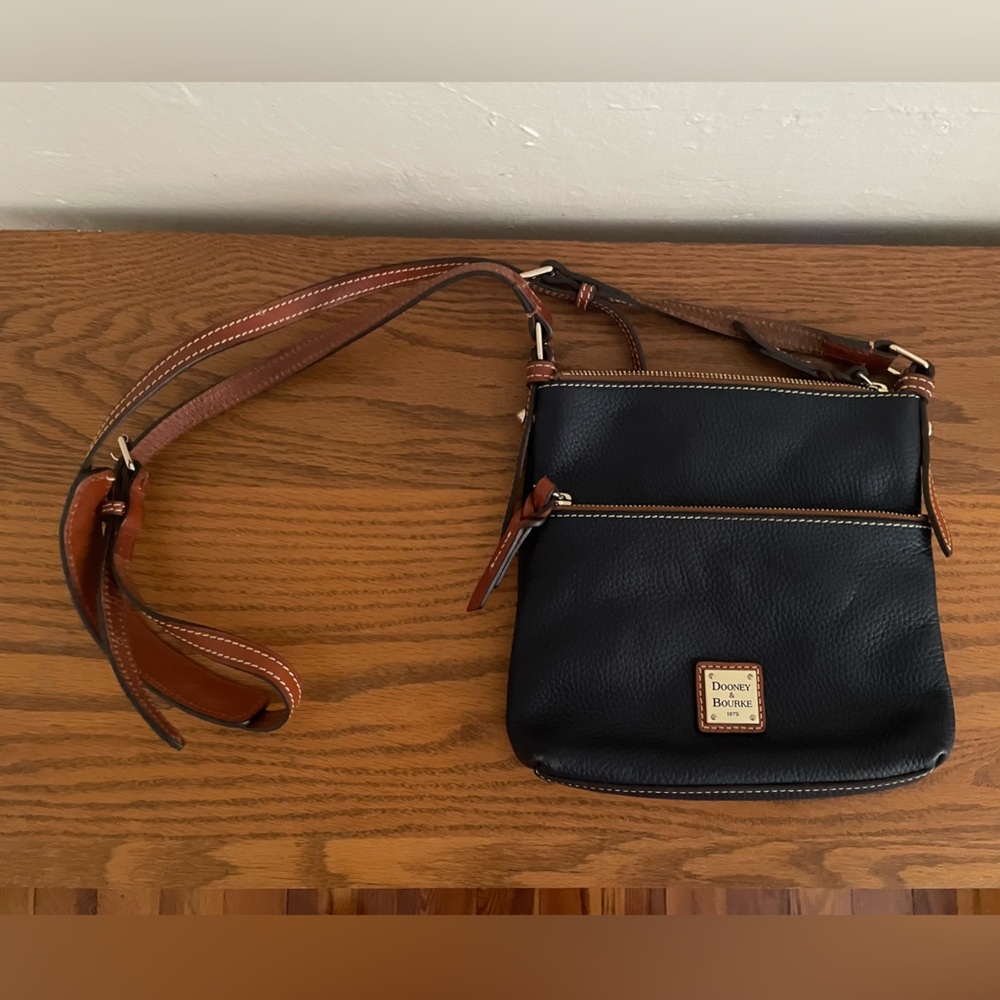 Dooney and Bourke letter carrier bag